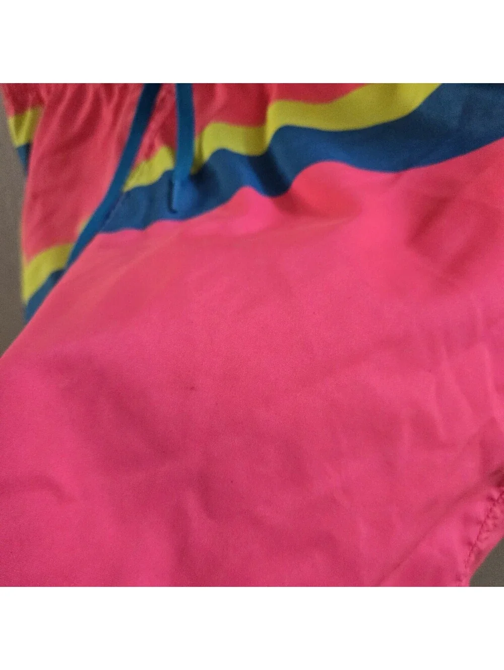 Chubbies Hotdogger Retro 80s Men's Swim Trunks Swim Shorts Neon Pink Medium